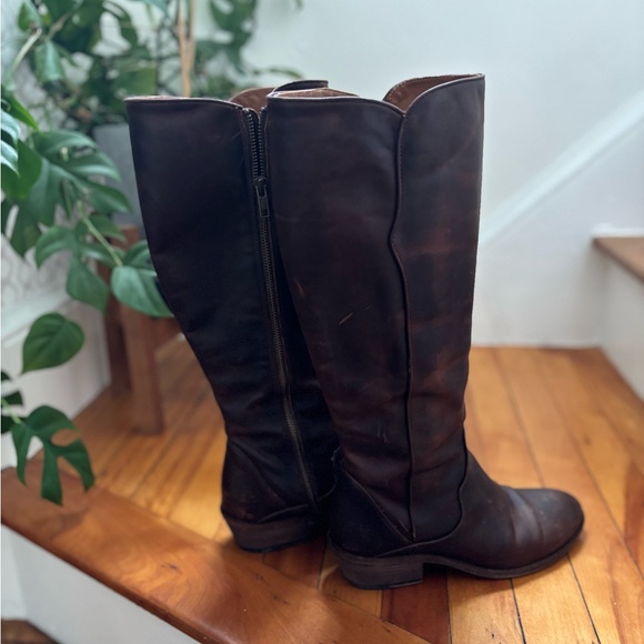 FRYE AND CO. Dark Brown Carson Piping Tall leather boots - wide calf - Picture 2 of 6